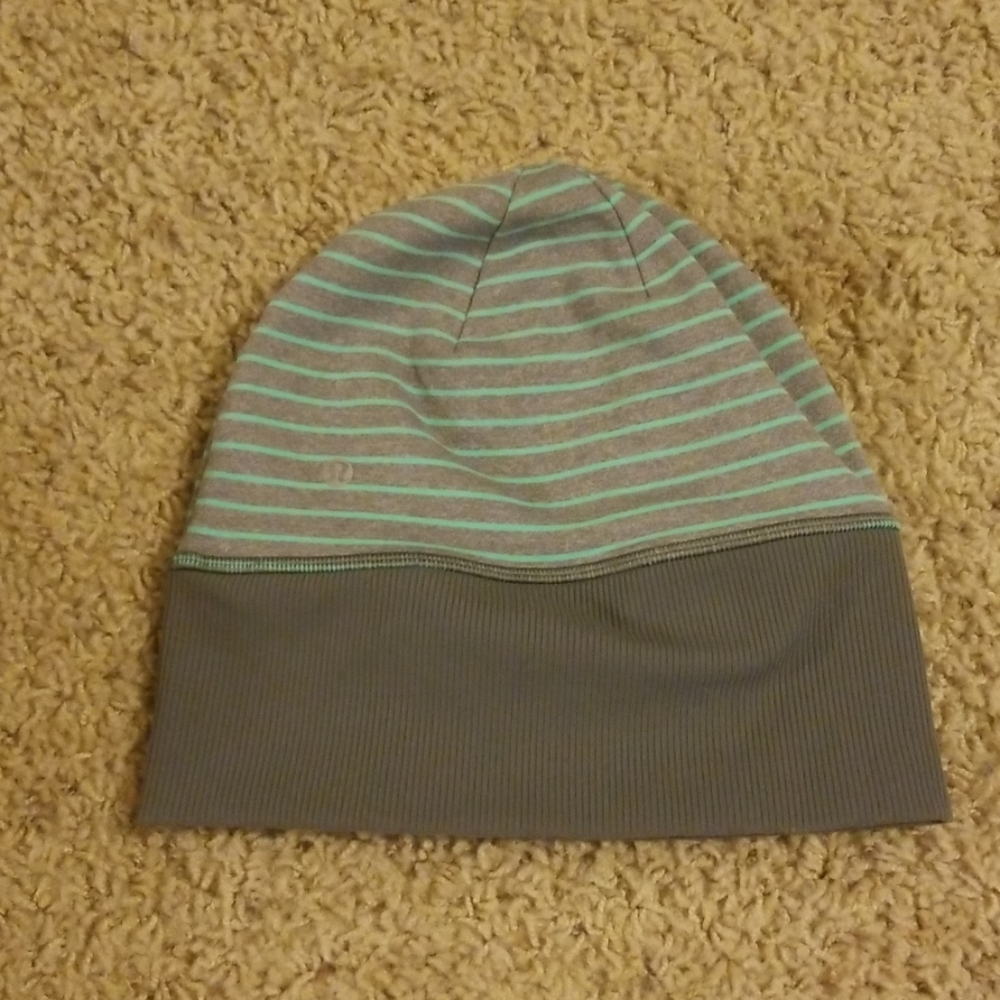 Reversible Lululemon beanie